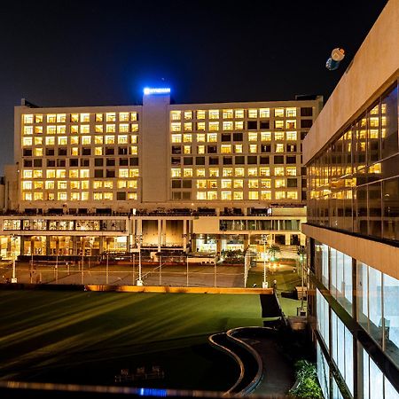 Wyndham Ahmedabad Shela Hotel Exterior foto