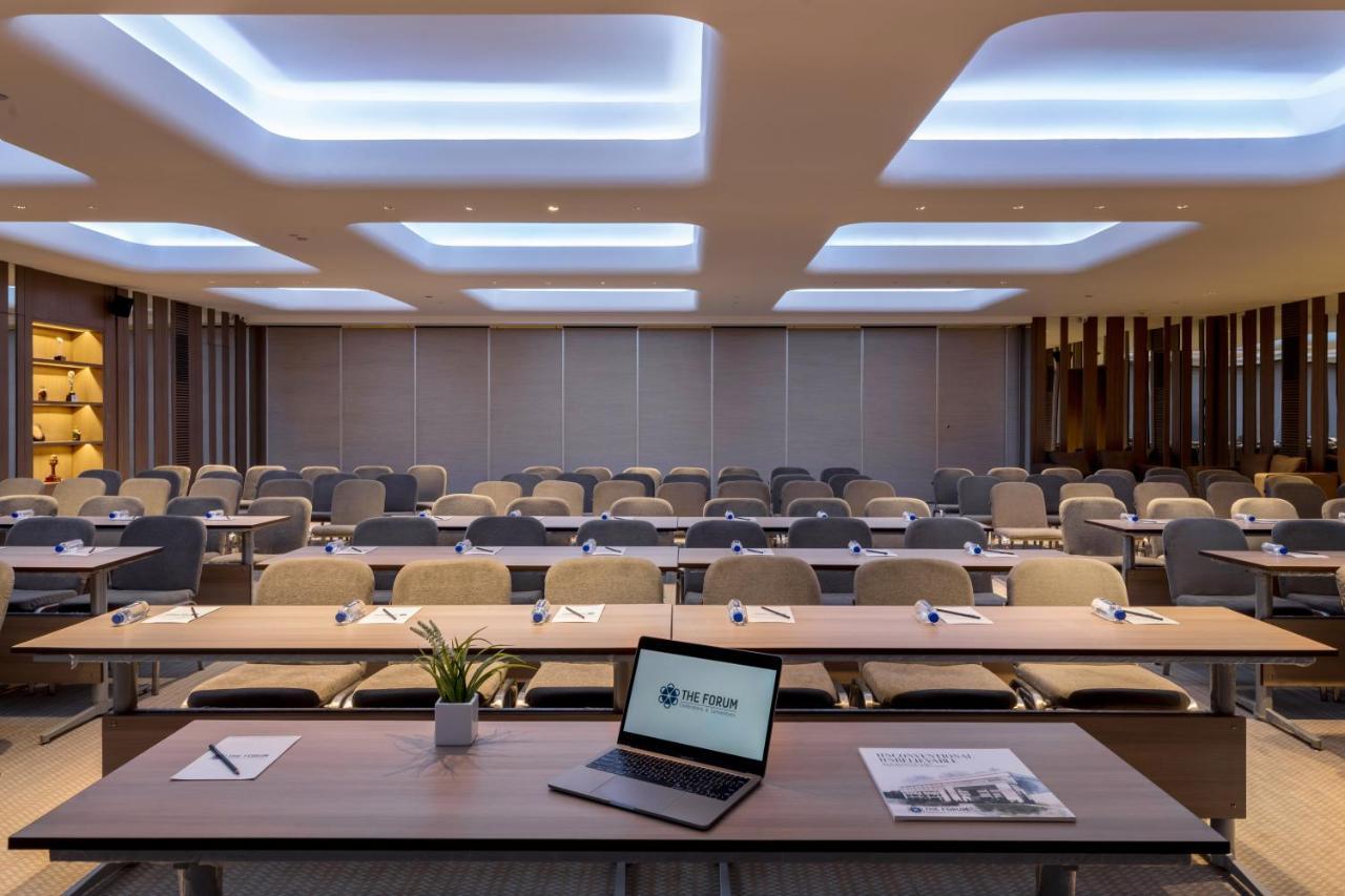 Wyndham Ahmedabad Shela Hotel Exterior foto