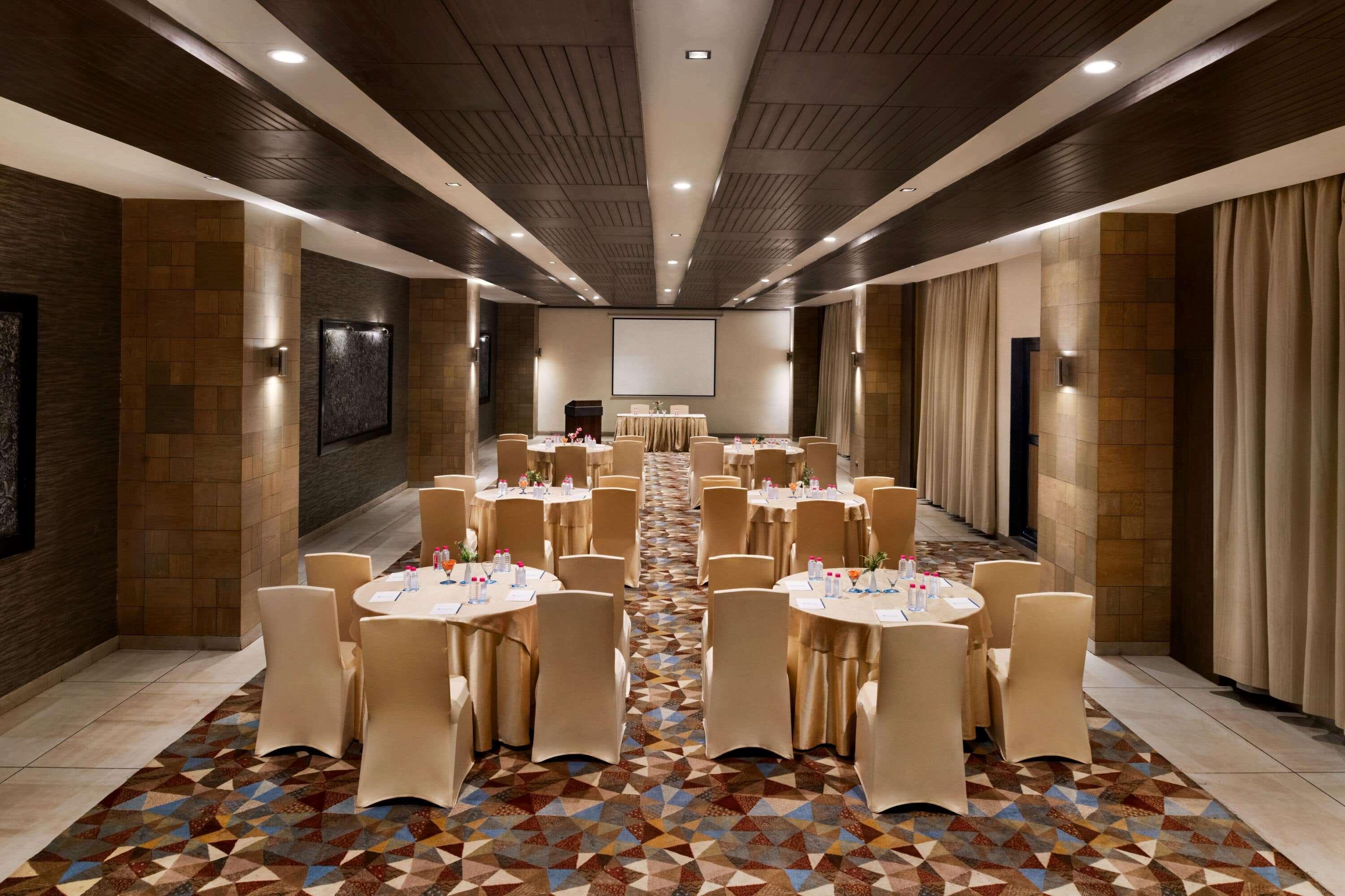 Wyndham Ahmedabad Shela Hotel Exterior foto