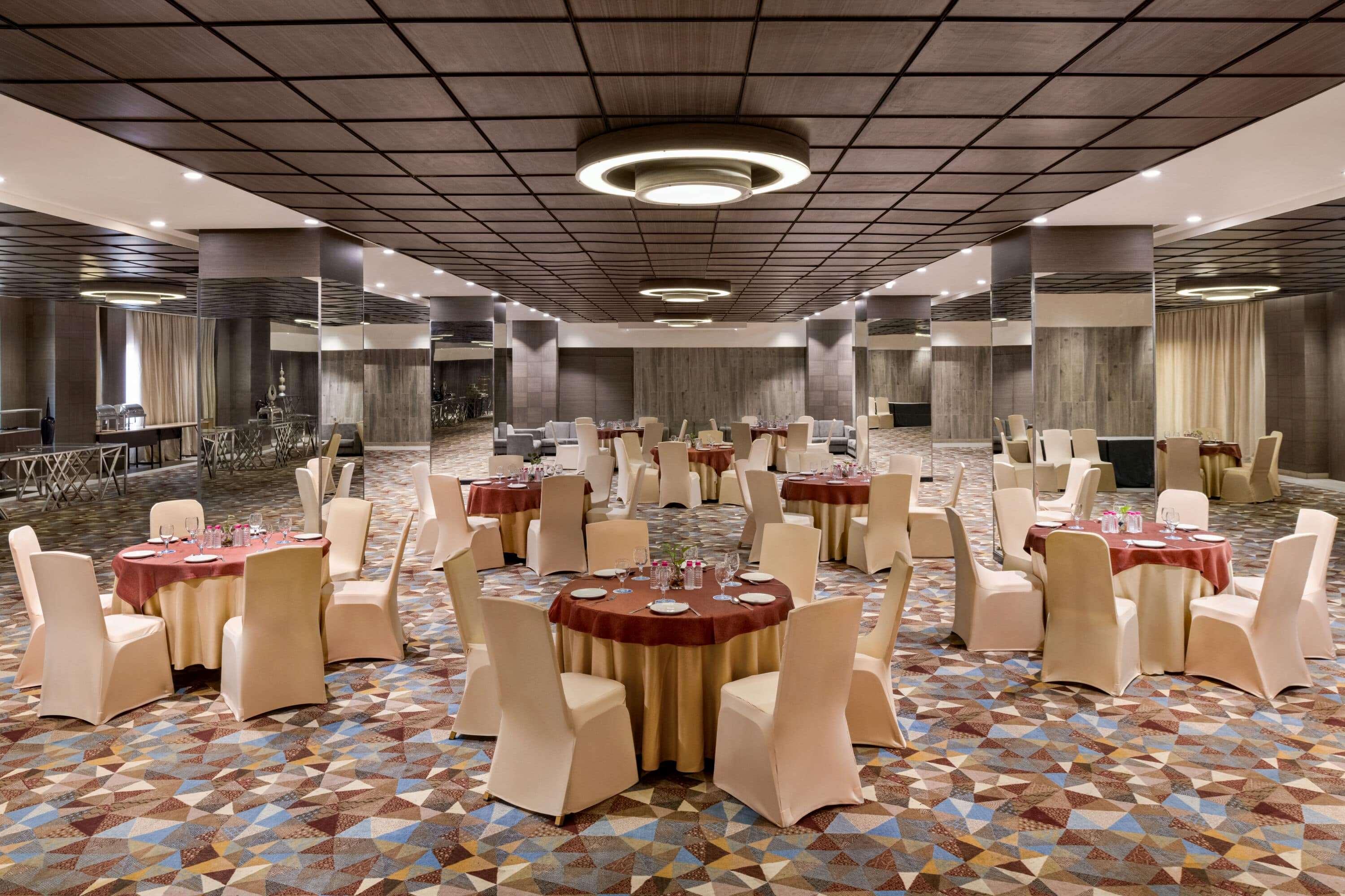 Wyndham Ahmedabad Shela Hotel Exterior foto
