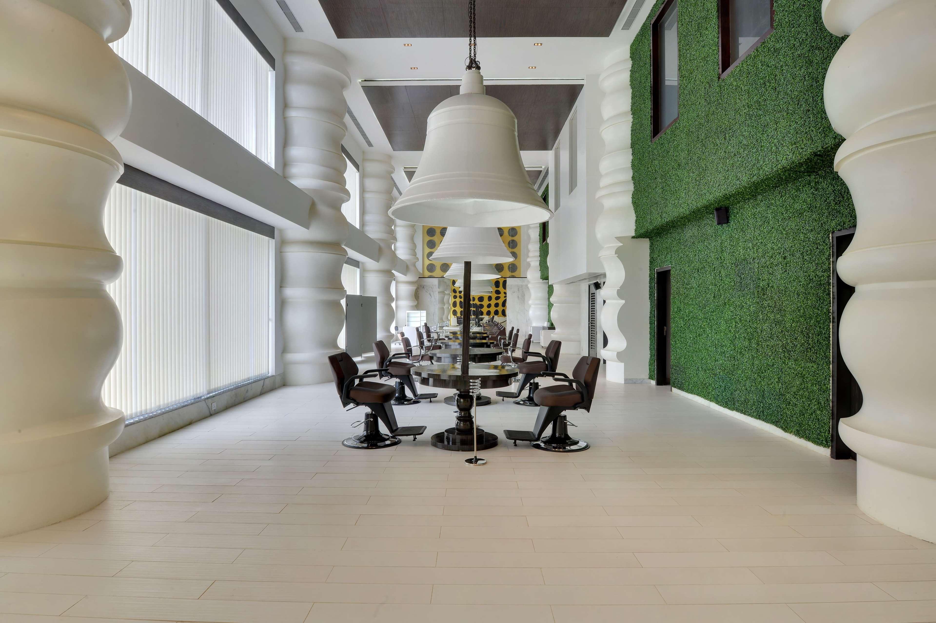 Wyndham Ahmedabad Shela Hotel Exterior foto