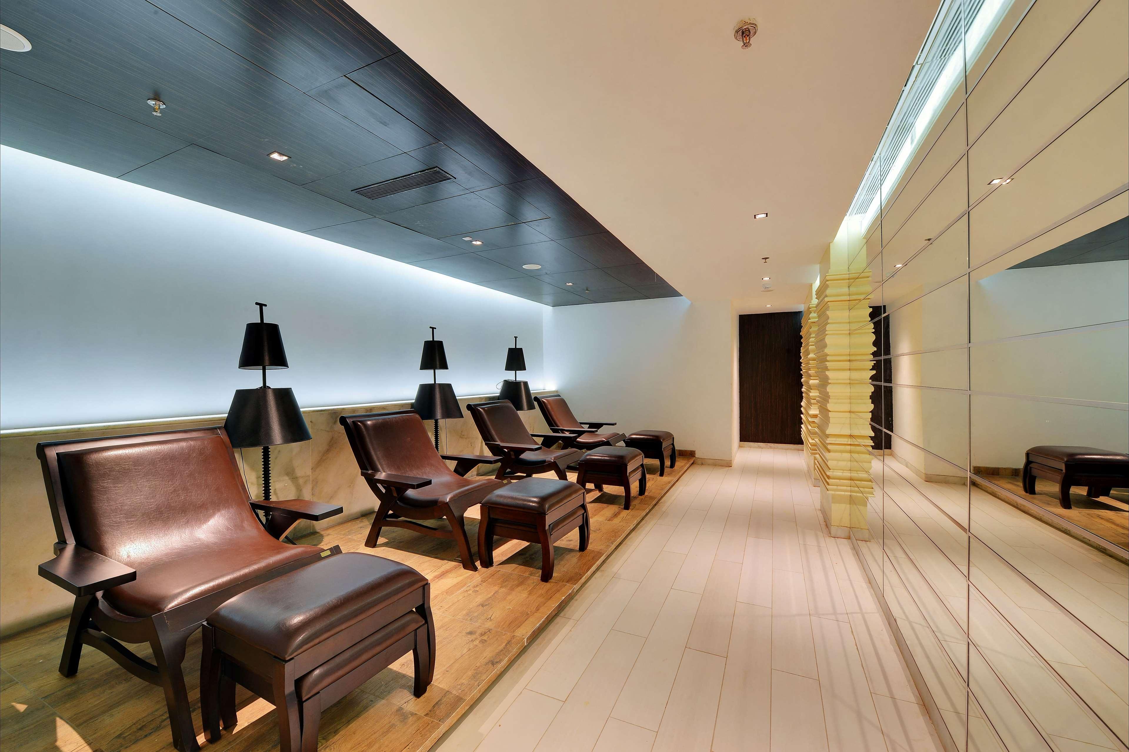 Wyndham Ahmedabad Shela Hotel Exterior foto